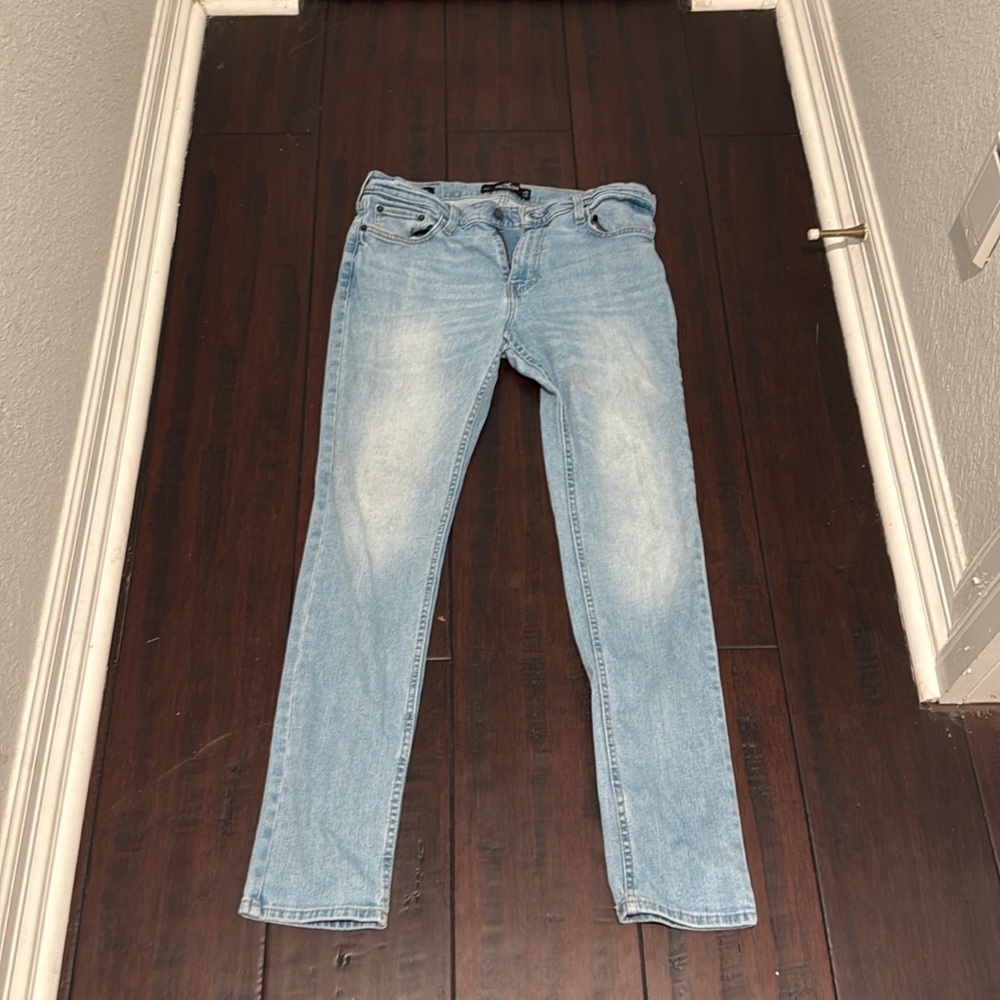 Hollister men’s jeans 32x32 light wash athletic skinny